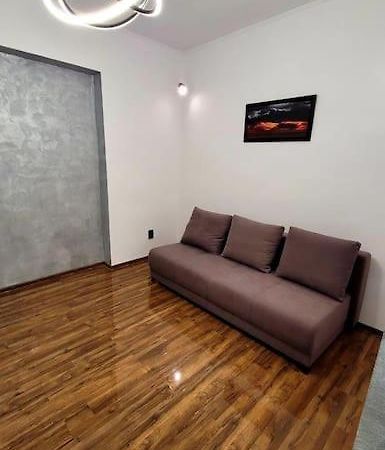 Modern Studio At Unirii Бухарест Экстерьер фото