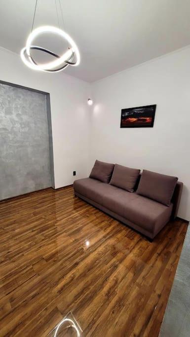 Modern Studio At Unirii Бухарест Экстерьер фото